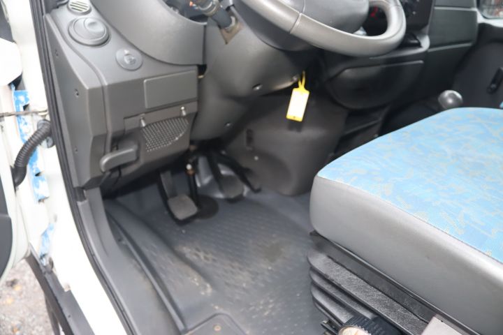846584-21 IVECO DAILY VAN 2.8 TDi, 2003, 143 hp