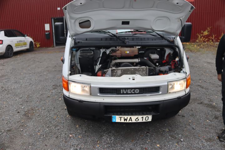 846584-41 IVECO DAILY VAN 2.8 TDi, 2003, 143 hp