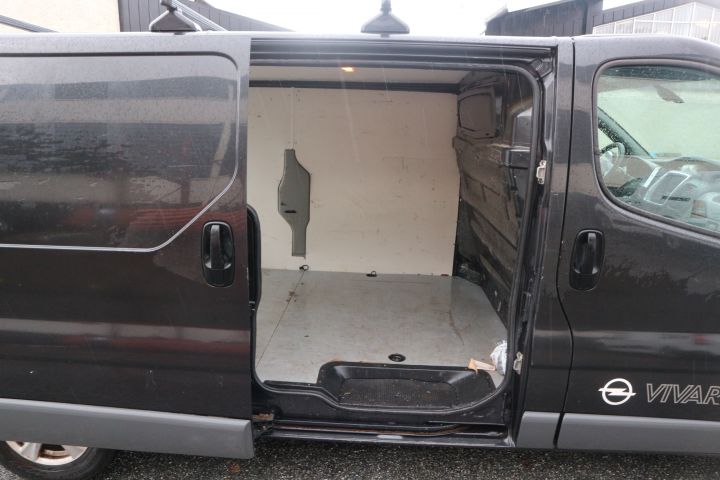 847163-10 OPEL VIVARO, 2011, 113 hp