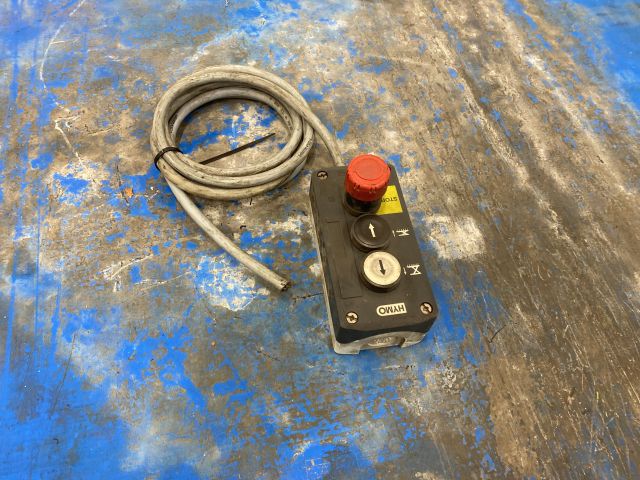 845747-3 Scissor lift table Edmolift CL 1000