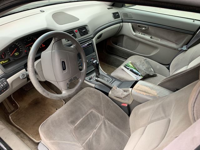 847239-26 Volvo S80 Funeral car -02 XMA470