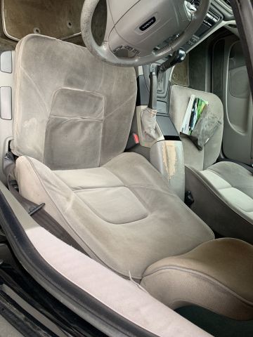 847239-29 Volvo S80 Funeral car -02 XMA470