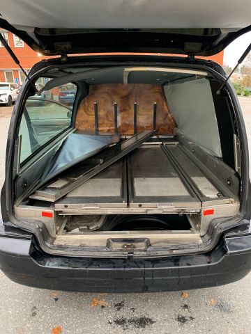 847239-38 Volvo S80 Funeral car -02 XMA470