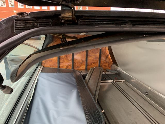 847239-40 Volvo S80 Funeral car -02 XMA470