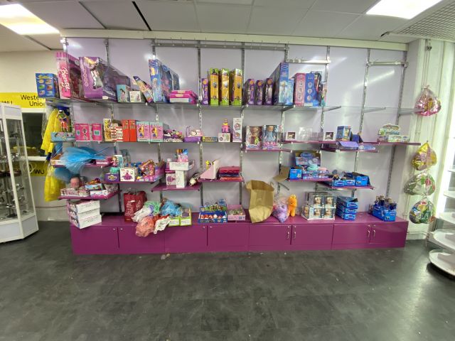 805988-29 Shop fittings, wall shelves, about 35 sections