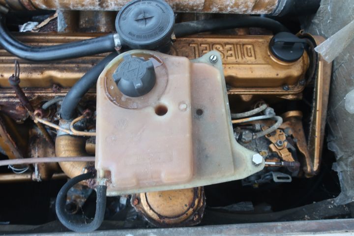 840102-46 Motorbåt Minor 700 Camper - 1983 * Uppdaterad med bilder *