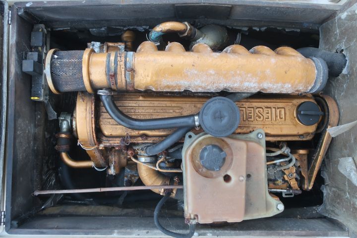 840102-45 Motorbåt Minor 700 Camper - 1983 * Uppdaterad med bilder *