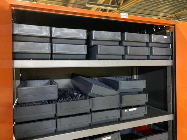 809668-2 Workshop cabinet SSI Schäfer with contents, assortment drawers