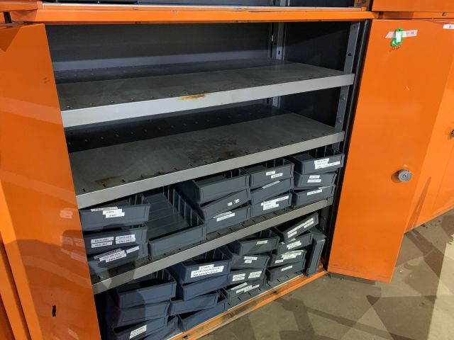 809668-4 Workshop cabinet SSI Schäfer with contents, assortment drawers