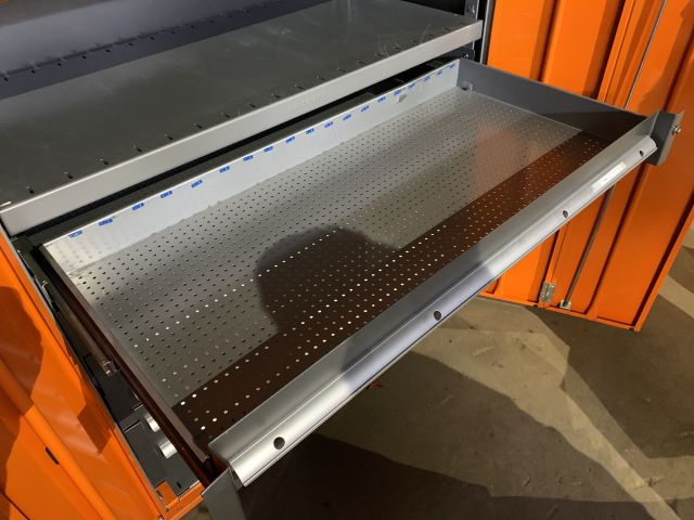 809669-5 Workshop cabinet SSI Schäfer with drawers incl. contents, assortment boxes