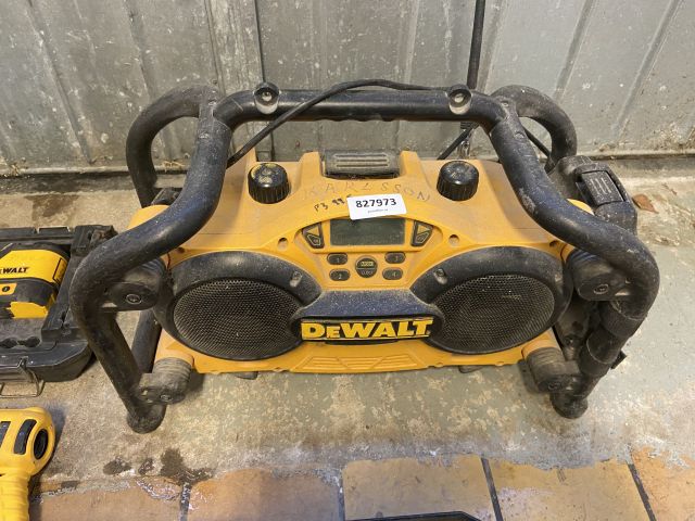 827973-4 DeWalt power tools, 7 pieces