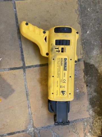 827973-24 DeWalt power tools, 7 pieces