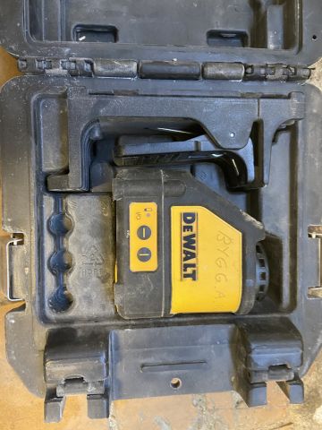 827973-26 DeWalt power tools, 7 pieces