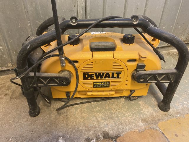 827973-30 DeWalt power tools, 7 pieces