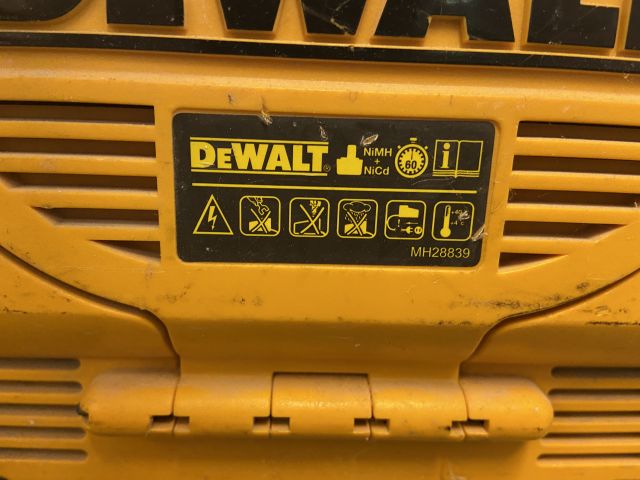 827973-31 DeWalt power tools, 7 pieces