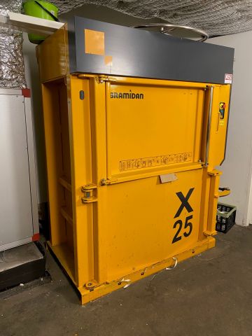 849434-2 Balpress / Cardboard press Bramidan X25