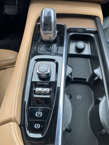 827653-18 Volvo XC90 T8 TWIN ENGINE, 2016, 315 hp