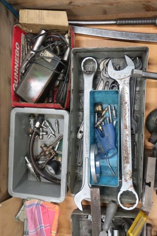 833304-7 Stool with miscellaneous for workshop puller, angle shelf, tools etc.