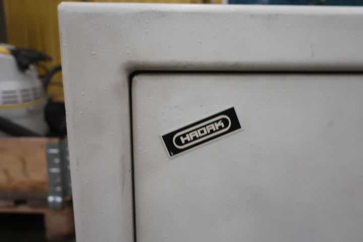 833352-3 Safe, Hadak