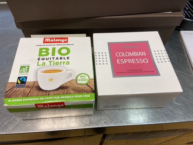 828023-9 Coffee machine kettle thermos etc.