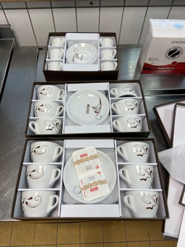 828023-11 Coffee machine kettle thermos etc.