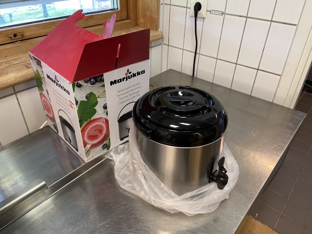 828023-23 Coffee machine kettle thermos etc.