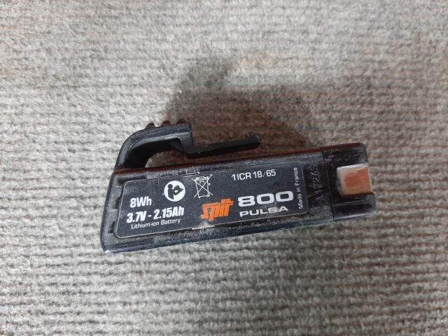 746505-8 Nail gun (gas powered) - Spit - Pulsa Insulfast