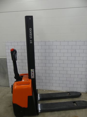 836199-2 Electric industrial truck BT HWE 100