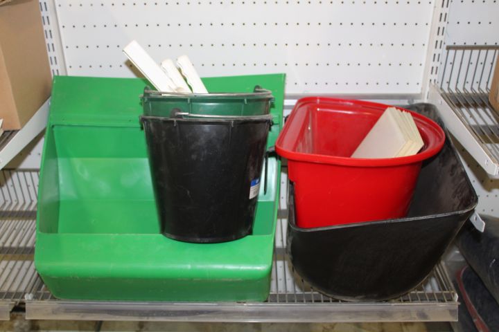 849910-1 Stable / booth accessories