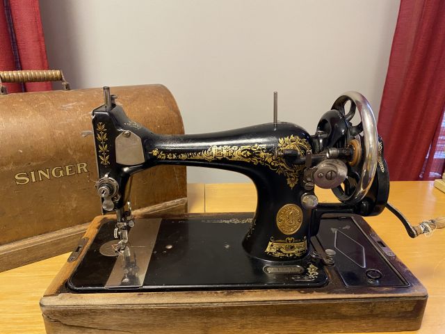 849932-2 Singer Sewing Machine from 1924