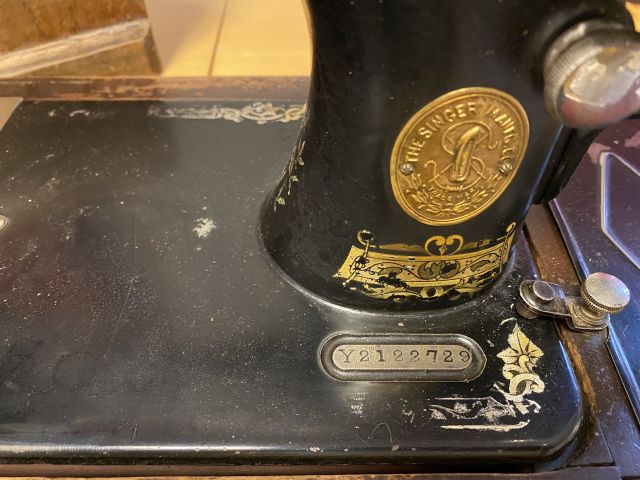 849932-3 Singer Sewing Machine from 1924