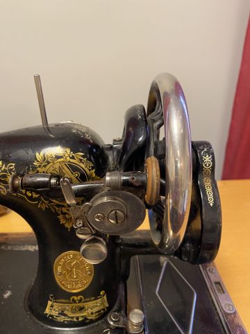 849932-9 Singer Sewing Machine from 1924