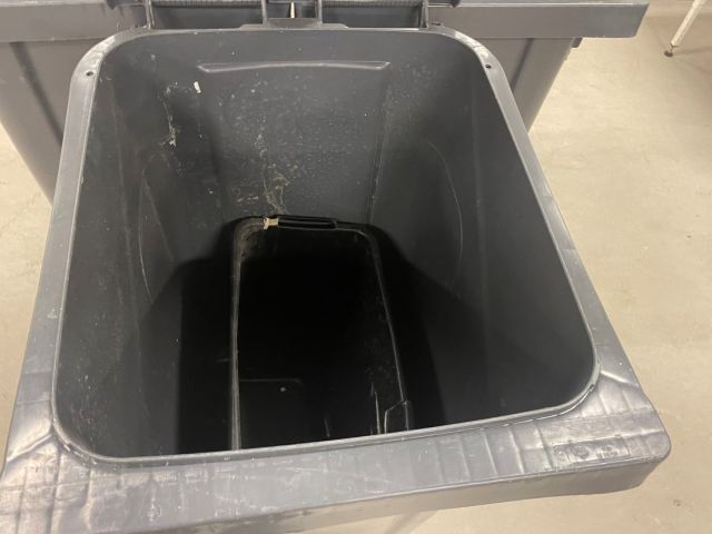 847950-4 Garbage can 3 pcs Plastic Omnium