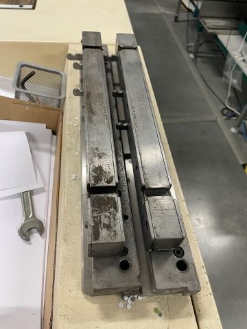 847986-9 Hole punch James Burn Alphadoc Lhermite P33