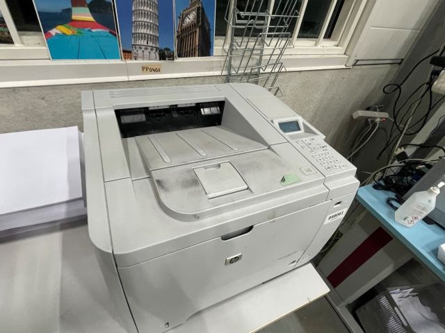 848061-4 Two printers, HP Laserjet P3015 and Pro 400