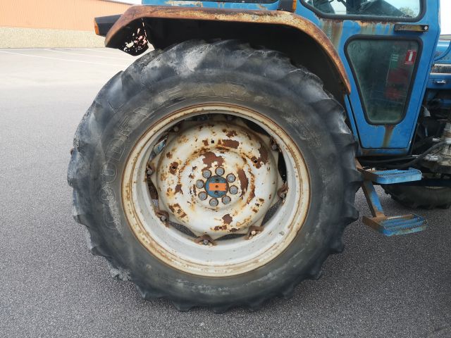 850620-30 Tractor Ford 6610 / ii 4wd Mustang 1987