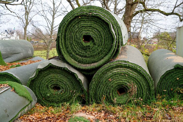 850947-1 Football artificial grass approx: 500m2