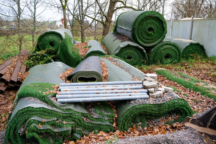 850947-4 Football artificial grass approx: 500m2