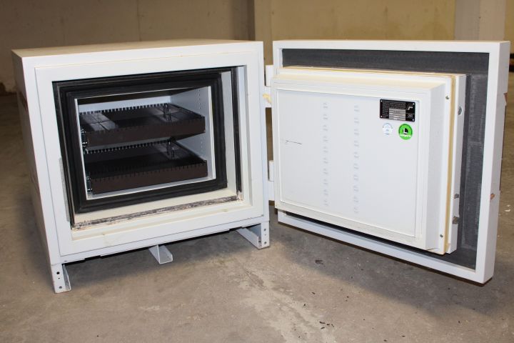 830843-8 Kassaskåp Lampertz