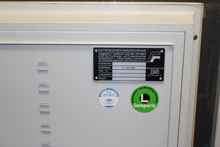 830843-9 Kassaskåp Lampertz