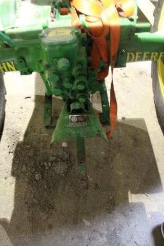 812048-15 Veteran Tractor John Deere Model A -1947