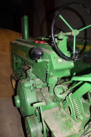 812048-23 Veteran Tractor John Deere Model A -1947