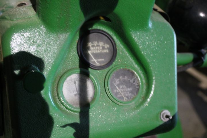 812048-26 Veteran Tractor John Deere Model A -1947