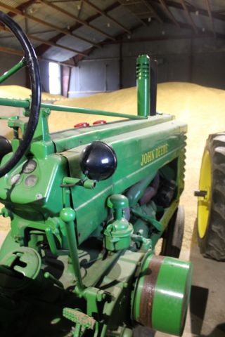 812048-13 Veteran Tractor John Deere Model A -1947