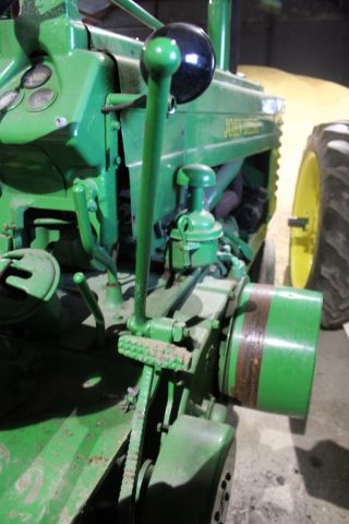 812048-27 Veteran Tractor John Deere Model A -1947