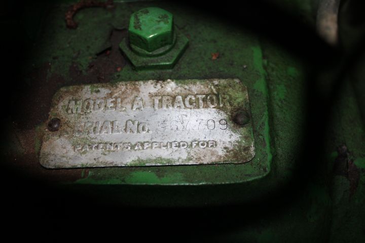 812048-31 Veteran Tractor John Deere Model A -1947