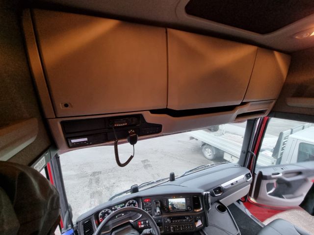 824345-17 SCANIA R500A6X2NB, 2019, 493 hp with crane Effer 585