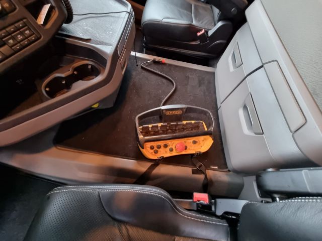 824345-18 SCANIA R500A6X2NB, 2019, 493 hp with crane Effer 585