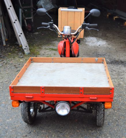 851163-2 Moped Mgb Delivery 2013
