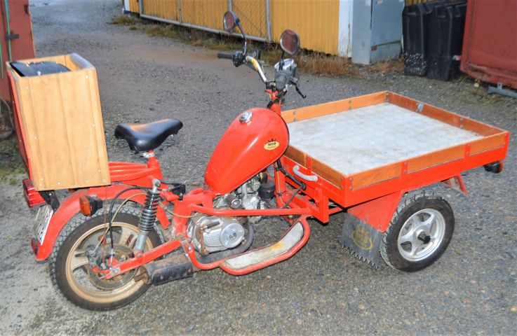 851163-5 Moped Mgb Delivery 2013